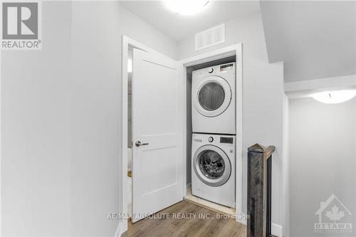 804 Mikinak Road, Ottawa, ON - Indoor Photo Showing Laundry Room