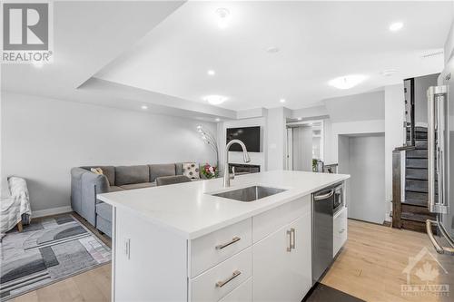 804 Mikinak Road, Ottawa, ON - Indoor Photo Showing Kitchen