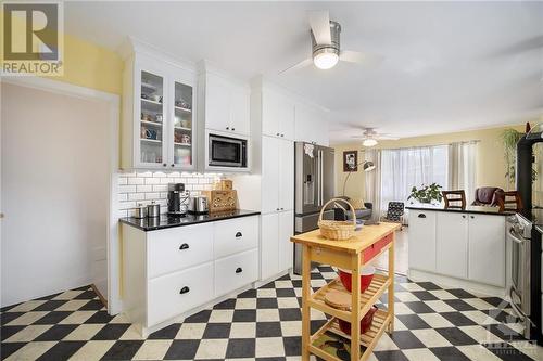 9 Robinson Street, Perth, ON - Indoor Photo Showing Kitchen