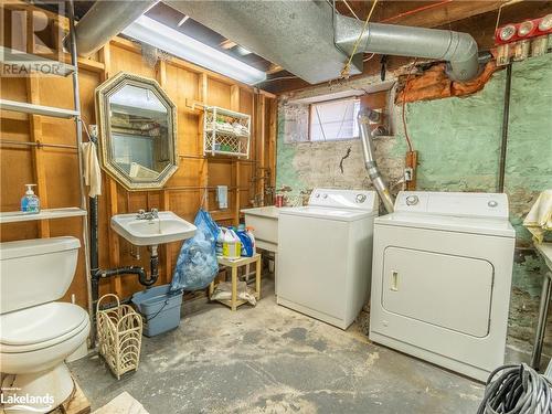 23 Centre Street S, Huntsville, ON - Indoor Photo Showing Laundry Room