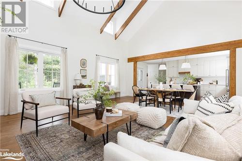 303 Clearwater Lake Road, Huntsville, ON - Indoor Photo Showing Living Room