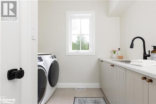 303 Clearwater Lake Road, Huntsville, ON - Indoor Photo Showing Laundry Room