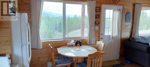 18775 Chilcotin 20 Highway, Williams Lake, BC - Indoor Photo Showing Dining Room