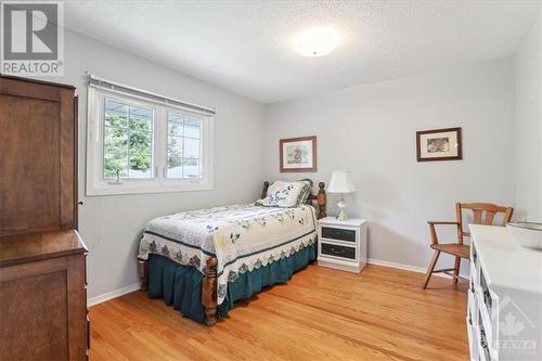 1911 Illinois Avenue, Ottawa, ON - Indoor Photo Showing Bedroom