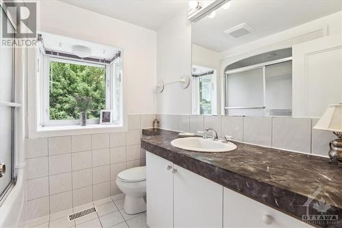 1911 Illinois Avenue, Ottawa, ON - Indoor Photo Showing Bathroom