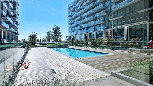 929 - 39 Queens Quay E, Toronto (Waterfront Communities), ON - Outdoor With In Ground Pool