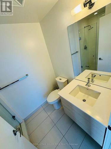 2403 - 210 Simcoe Street, Toronto (University), ON - Indoor Photo Showing Bathroom