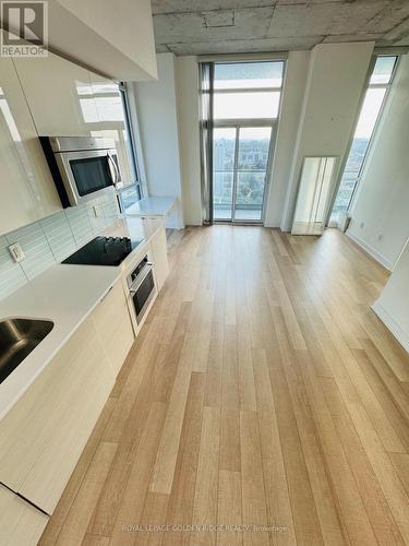 2403 - 210 Simcoe Street, Toronto (University), ON - Indoor Photo Showing Kitchen