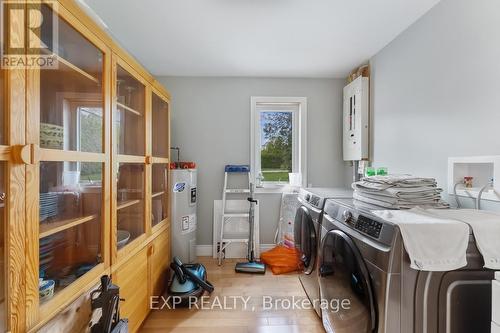 328 Bear Road, Georgina Islands, ON - Indoor Photo Showing Laundry Room