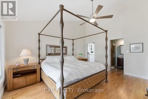 328 Bear Road, Georgina Islands, ON - Indoor Photo Showing Bedroom