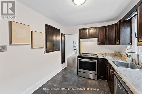 577 Grierson Street, Oshawa (O'Neill), ON - Indoor Photo Showing Kitchen