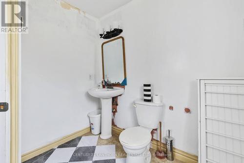 1614 County 1 Road, Greater Napanee, ON - Indoor Photo Showing Bathroom