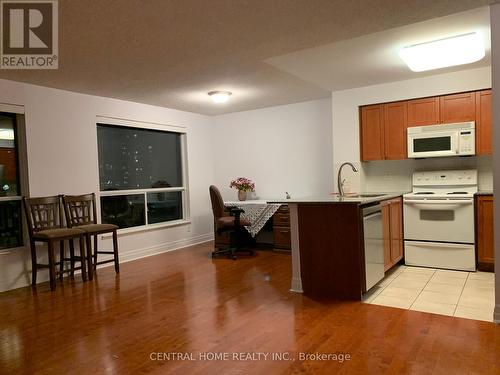 2203 - 21 Hillcrest Avenue, Toronto, ON - Indoor Photo Showing Kitchen