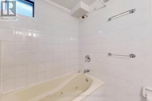 58 Crittenden Square, Toronto, ON - Indoor Photo Showing Bathroom