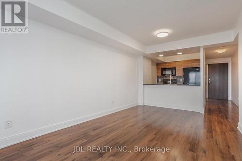 3211 - 125 Village Green Square, Toronto (Agincourt South-Malvern West), ON - Indoor Photo Showing Kitchen