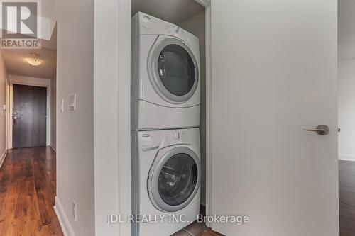 3211 - 125 Village Green Square, Toronto (Agincourt South-Malvern West), ON - Indoor Photo Showing Laundry Room