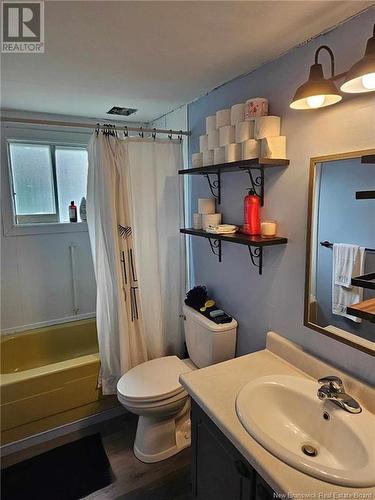 144 Principale, Pointe-Verte, NB - Indoor Photo Showing Bathroom