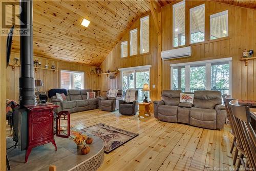 22 Sparkes Lane, Cambridge-Narrows, NB - Indoor Photo Showing Living Room