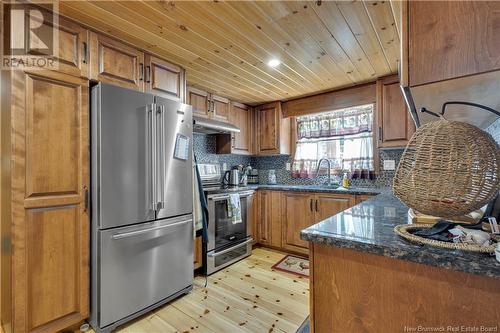 22 Sparkes Lane, Cambridge-Narrows, NB - Indoor Photo Showing Kitchen