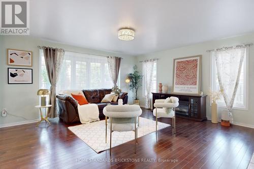 74 Nunn Crescent, New Tecumseth (Alliston), ON - Indoor Photo Showing Living Room