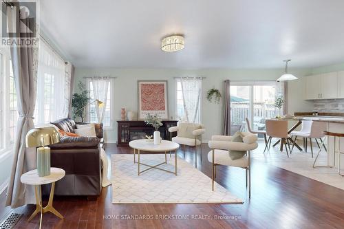 74 Nunn Crescent, New Tecumseth, ON - Indoor Photo Showing Living Room