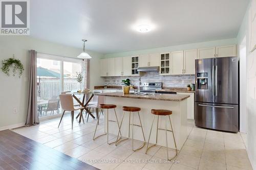 74 Nunn Crescent, New Tecumseth (Alliston), ON - Indoor Photo Showing Kitchen With Upgraded Kitchen