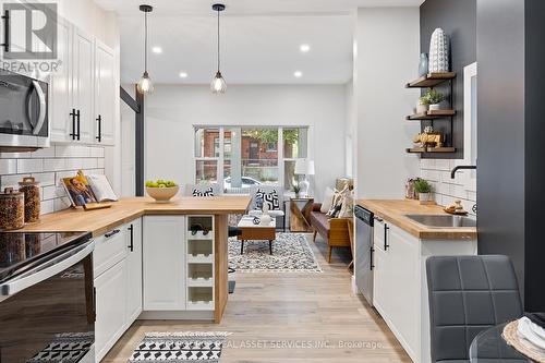 Unit 1 - 304 Lincoln Road, Windsor, ON - Indoor Photo Showing Kitchen