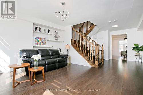 7 Westbury Way, Whitby (Brooklin), ON - Indoor Photo Showing Living Room