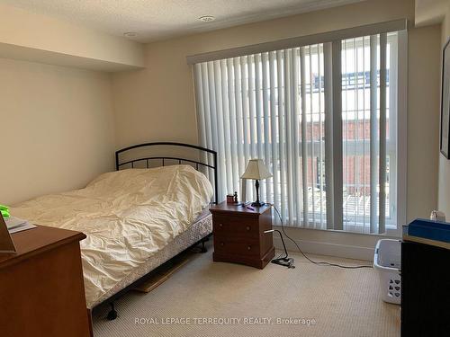 26-17 Powerhouse St, Toronto, ON - Indoor Photo Showing Bedroom