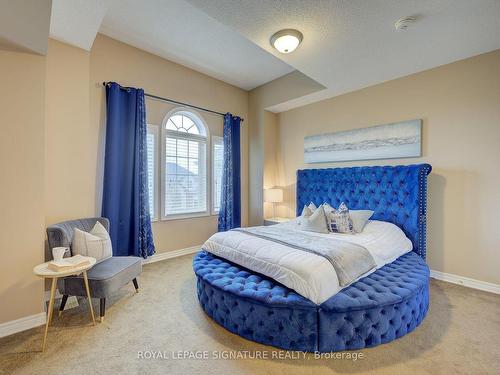 25 Lampman Dr, Hamilton, ON - Indoor Photo Showing Bedroom