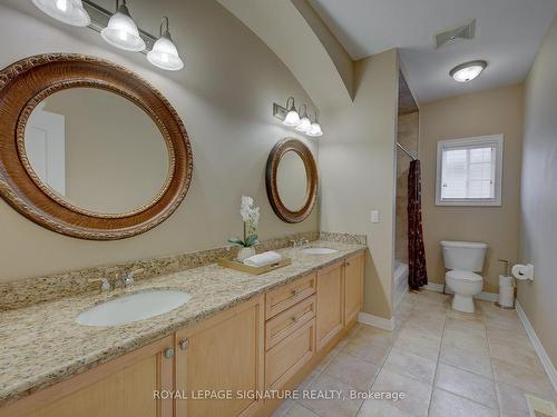 25 Lampman Dr, Hamilton, ON - Indoor Photo Showing Bathroom