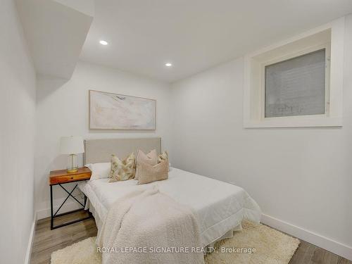 25 Lampman Dr, Hamilton, ON - Indoor Photo Showing Bedroom