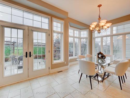 25 Lampman Dr, Hamilton, ON - Indoor Photo Showing Dining Room