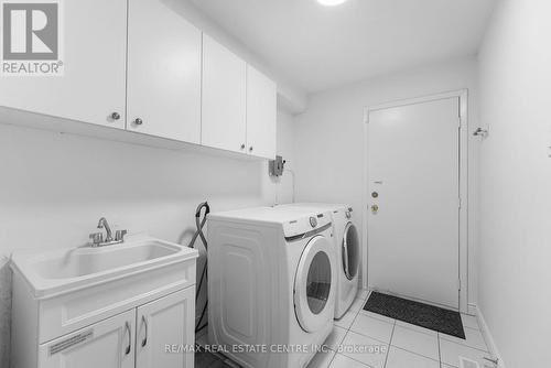 18 Moffatt Avenue, Brampton (Fletcher'S West), ON - Indoor Photo Showing Laundry Room