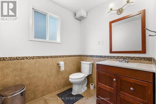 18 Moffatt Avenue, Brampton (Fletcher'S West), ON - Indoor Photo Showing Bathroom