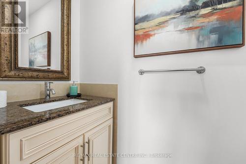 18 Moffatt Avenue, Brampton (Fletcher'S West), ON - Indoor Photo Showing Bathroom