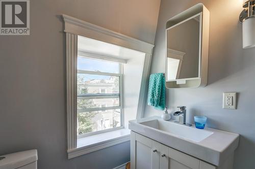 21 Bond Street, St. John'S, NL - Indoor Photo Showing Bathroom