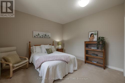 Guest Bedroom - 35 - 30 Doon Drive, London, ON - Indoor Photo Showing Bedroom