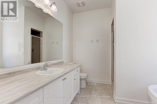 44 Hewison Avenue, Richmond Hill, ON - Indoor Photo Showing Bathroom