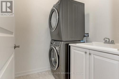 44 Hewison Avenue, Richmond Hill, ON - Indoor Photo Showing Laundry Room