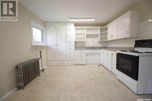 314-316 Cross Street, Maryfield, SK - Indoor Photo Showing Kitchen