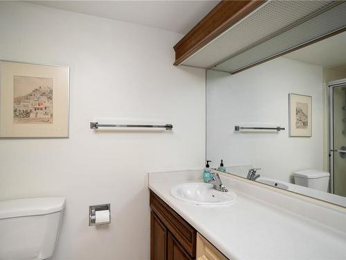 502-139 Clarence St, Victoria, BC - Indoor Photo Showing Bathroom