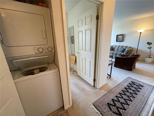 505-220 Townsite Rd, Nanaimo, BC - Indoor Photo Showing Laundry Room