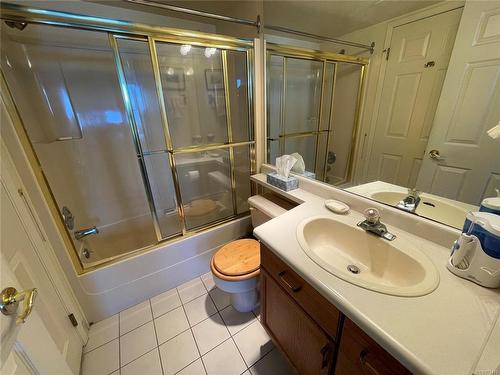 505-220 Townsite Rd, Nanaimo, BC - Indoor Photo Showing Bathroom