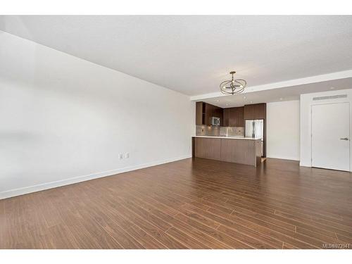 303-640 Michigan St, Victoria, BC - Indoor Photo Showing Kitchen