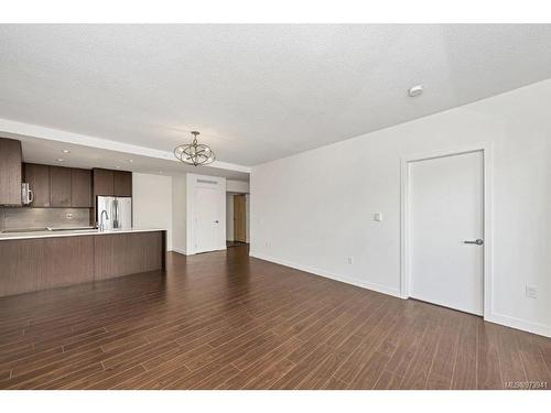 303-640 Michigan St, Victoria, BC - Indoor Photo Showing Kitchen