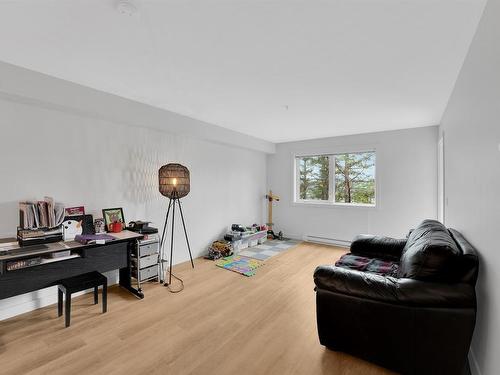 103-4810 Cedar Ridge Pl, Nanaimo, BC - Indoor