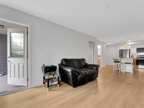 103-4810 Cedar Ridge Pl, Nanaimo, BC - Indoor Photo Showing Living Room