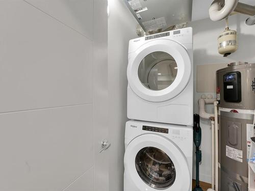 103-4810 Cedar Ridge Pl, Nanaimo, BC - Indoor Photo Showing Laundry Room