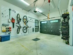 Garage - 